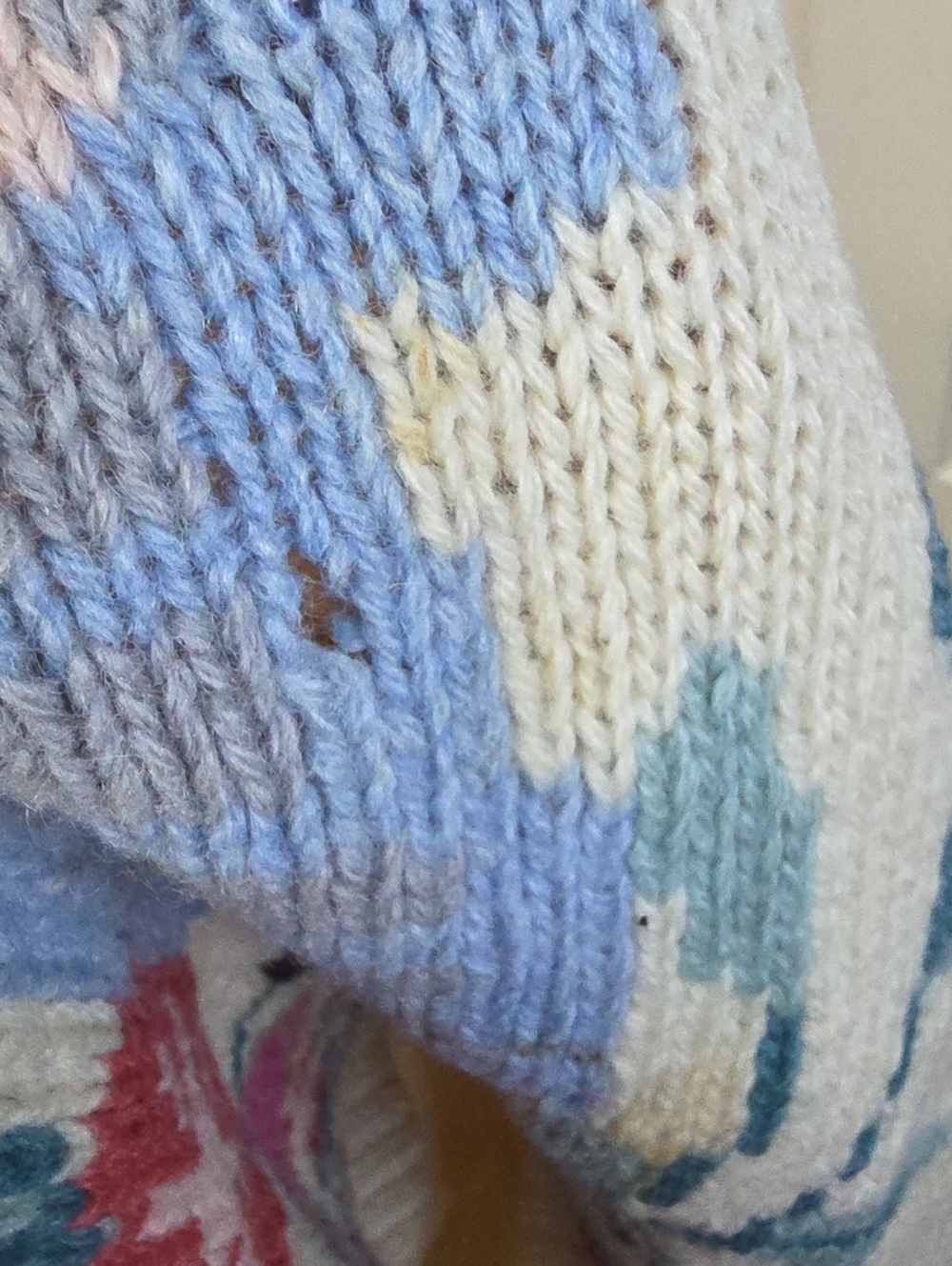 Rare Vintage Cream Crewneck Sweater with Folk-Art Couple Motif. Flaws In Picture - Picture 3 of 8